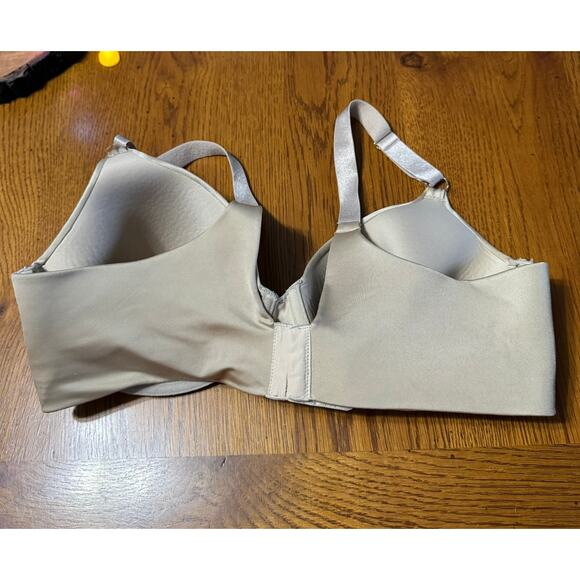 Vanity Fair Women's Beauty Back Full Coverage Underwire Smoothing Bra Size 40D - Picture 2 of 6